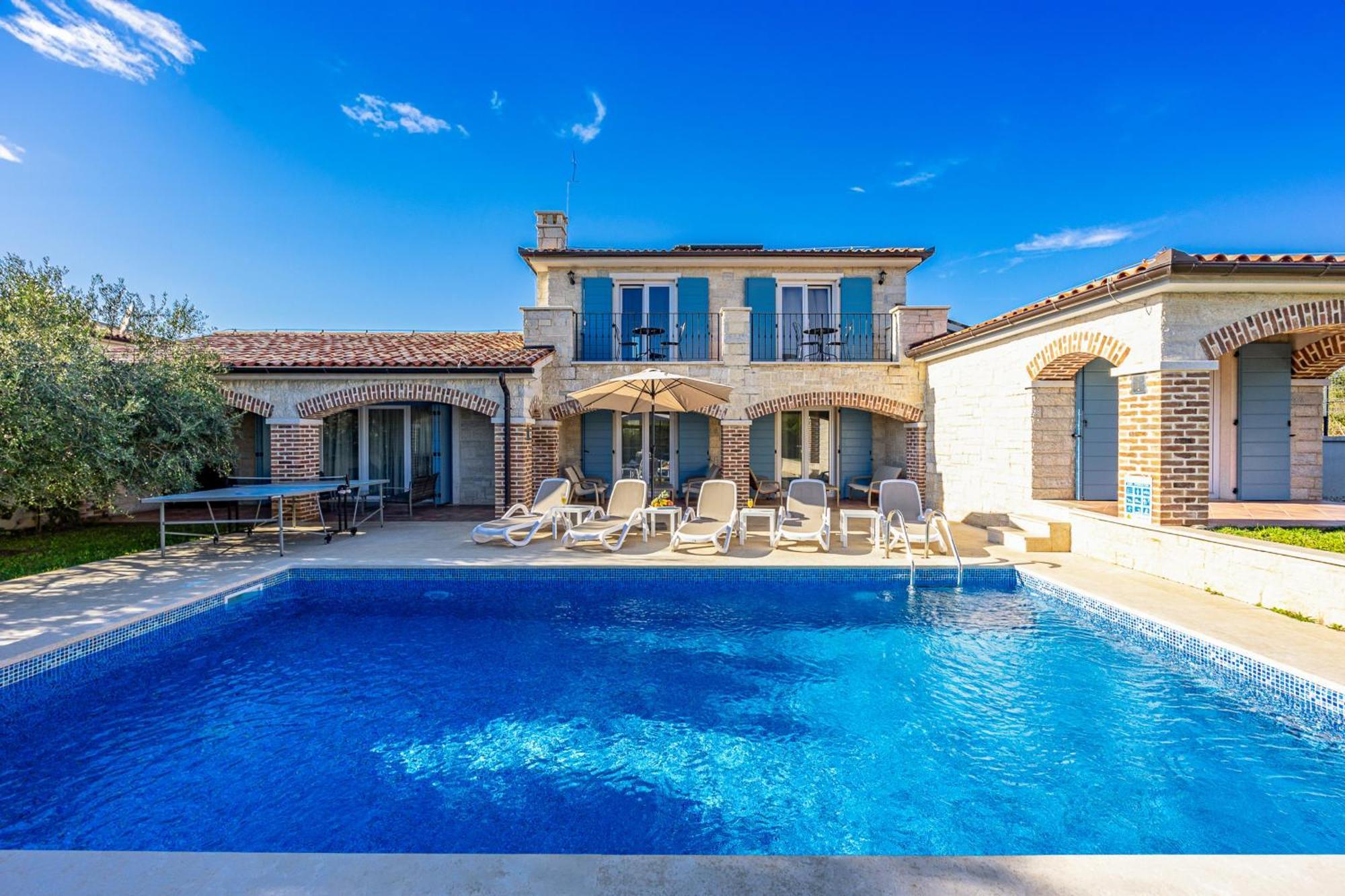 Willa Bosco In With Sea View And Private Pool Only 300 Meters From The Medulin
